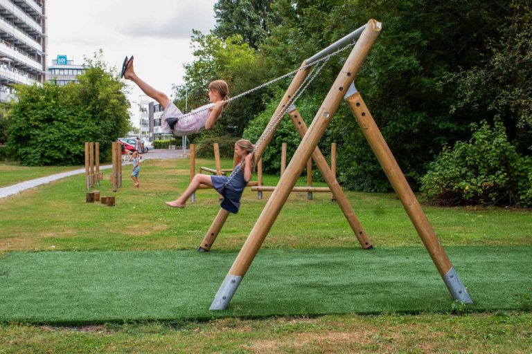junior swing park synthetic grass 01